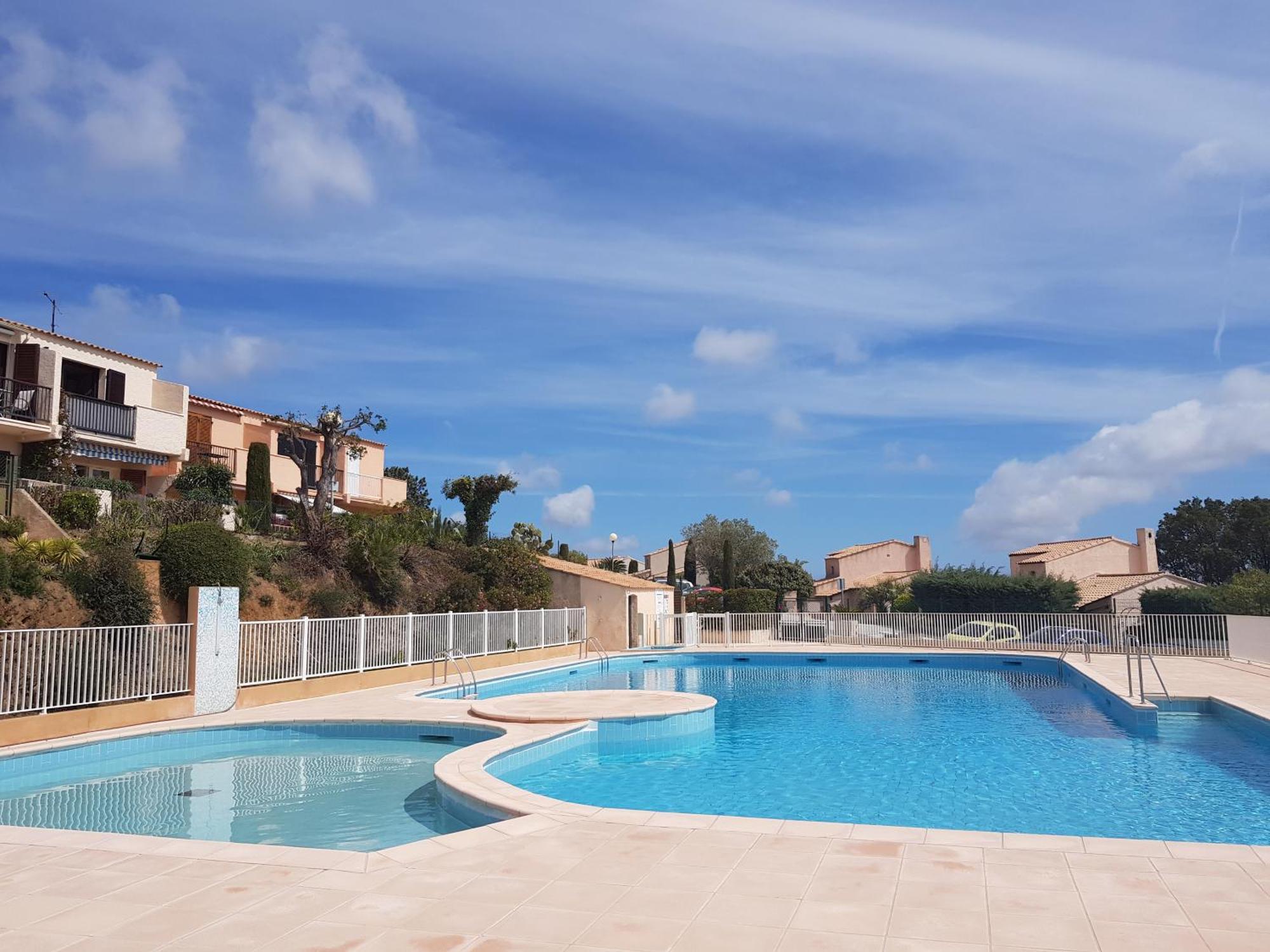 Villa Mit Grossartigem Panoramablick Auf Das Meer Und Direkt Am Pool La Croix-Valmer Exterior photo